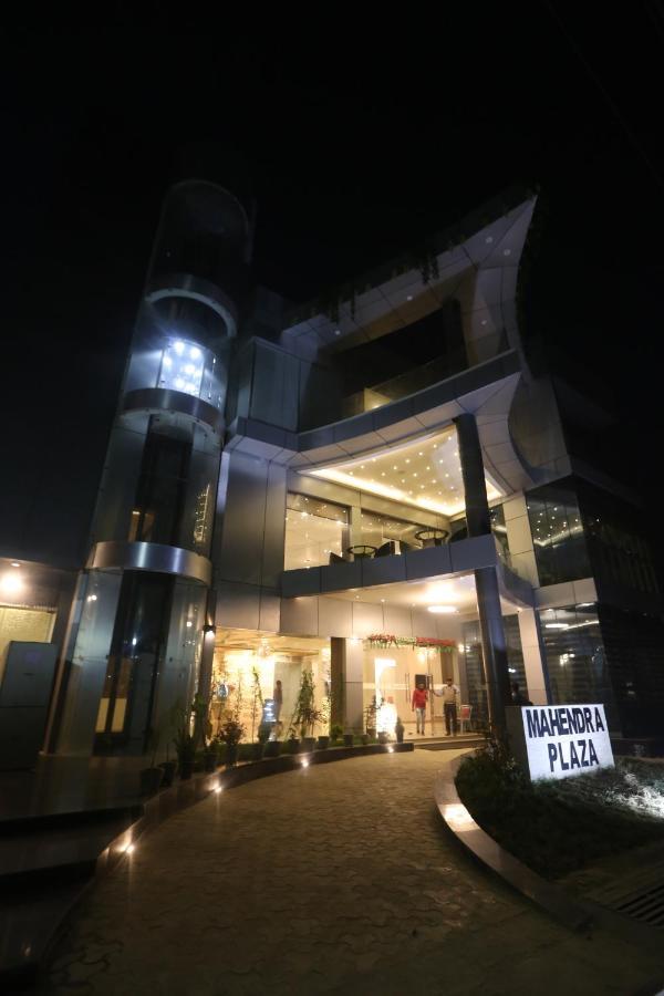 Hotel Mahendra Plaza Hardoi Buitenkant foto