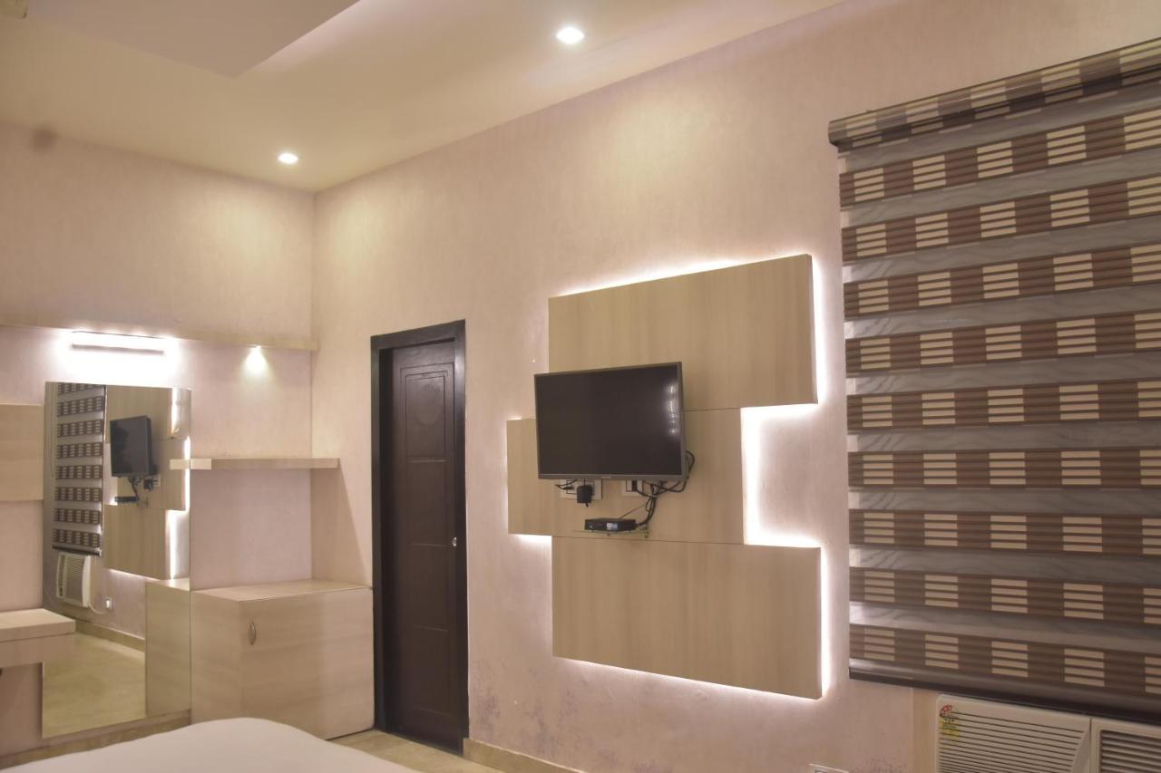 Hotel Mahendra Plaza Hardoi Buitenkant foto