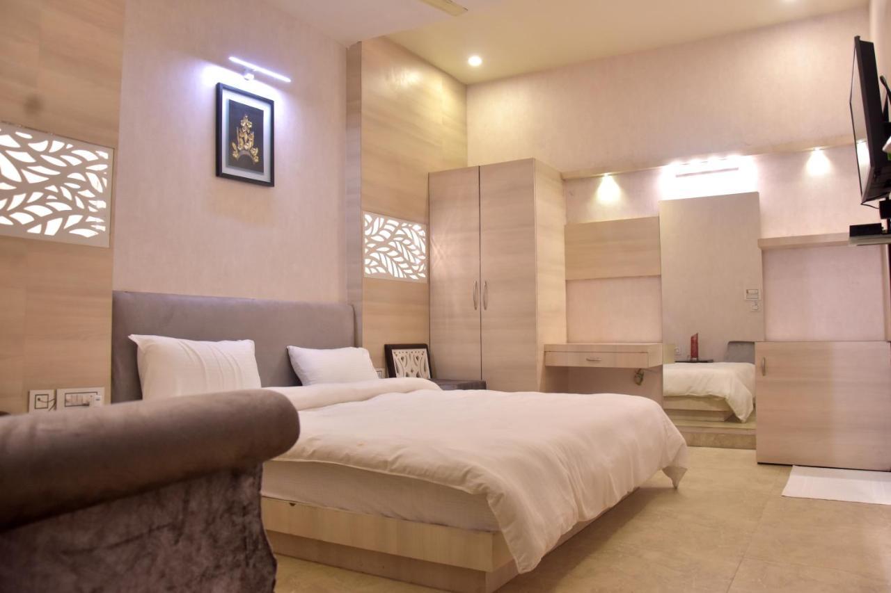 Hotel Mahendra Plaza Hardoi Buitenkant foto