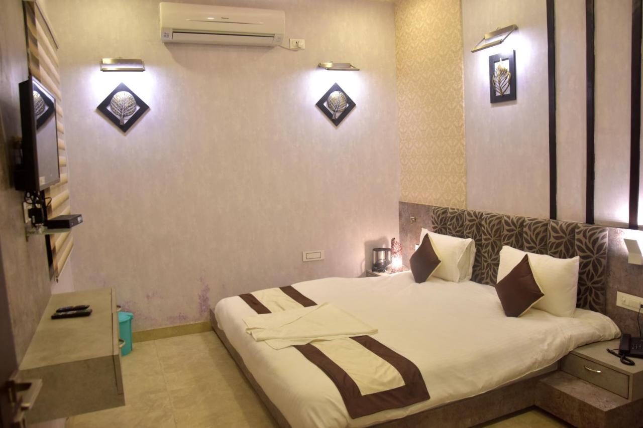 Hotel Mahendra Plaza Hardoi Buitenkant foto